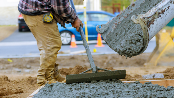 Manejo Seguro de Sustancias Peligrosas en la Construcción: Normativas y Medidas de Protección
